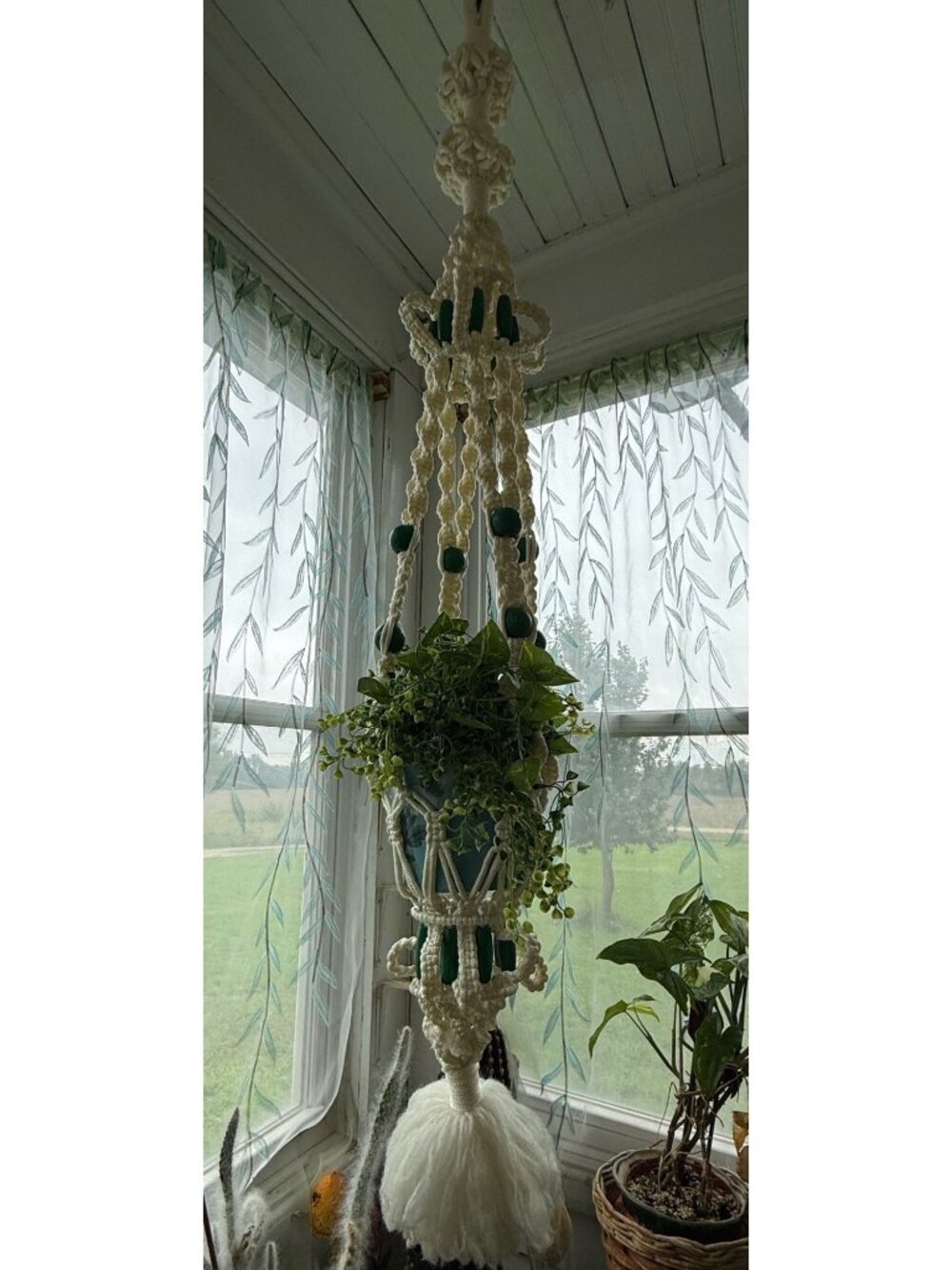 Vintage 70s Cream Macrame' Plant Holder/Hanger Green Wood Beads